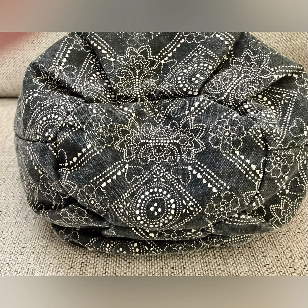 Candies Grey/White Boho Shoulder Bag Faux Leather Pocket Pink Trim & Tassel Zip